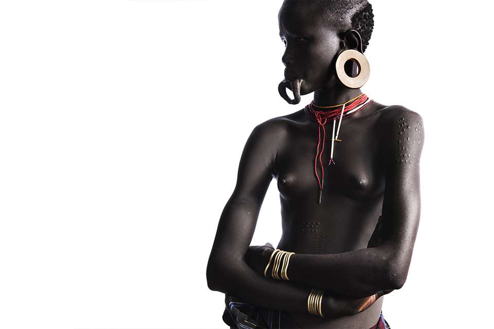 印度摄影师Trupal Pandya记录着非洲部落的肖像作品