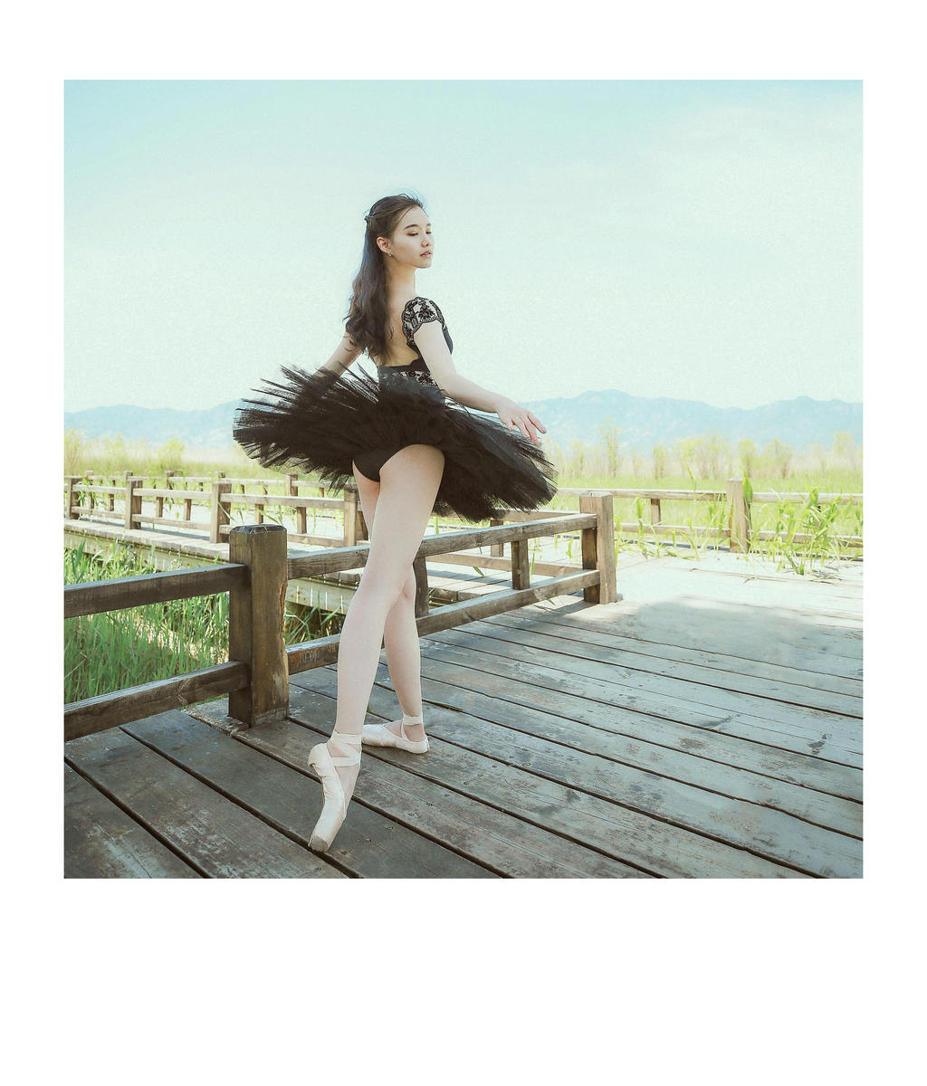 野鸭湖公园里的芭蕾女孩摄影作品欣赏