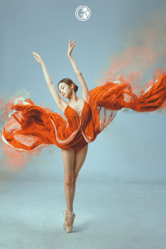 《朱砂》现代舞蹈舞姿摄影作品欣赏