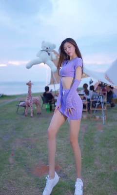 小妖姐姐紫色包臀裙热舞视频欣赏